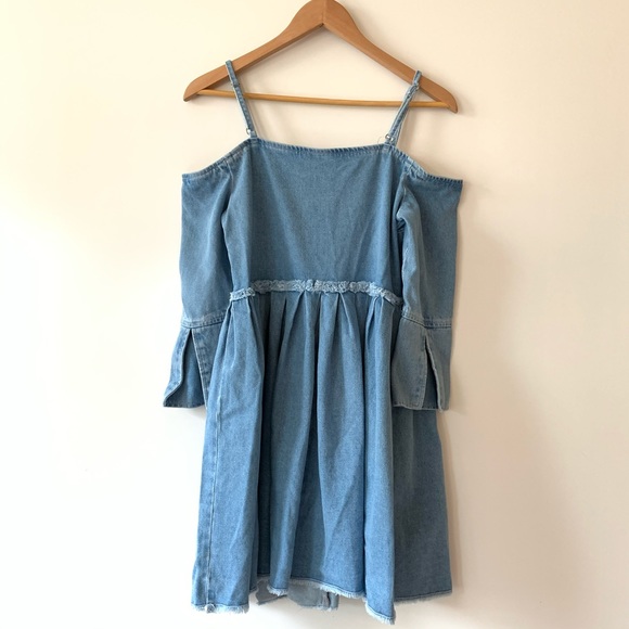 ASOS Dress Denim Off Shoulder Pleated Bell Sleeves - Picture 3 of 7